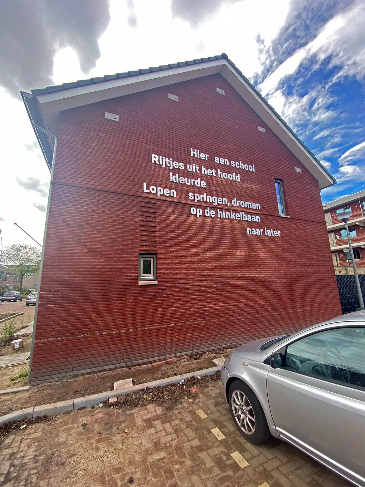 HIER EEN SCHOOL |&nbsp;5x1,5m |roestvast staal | ntk